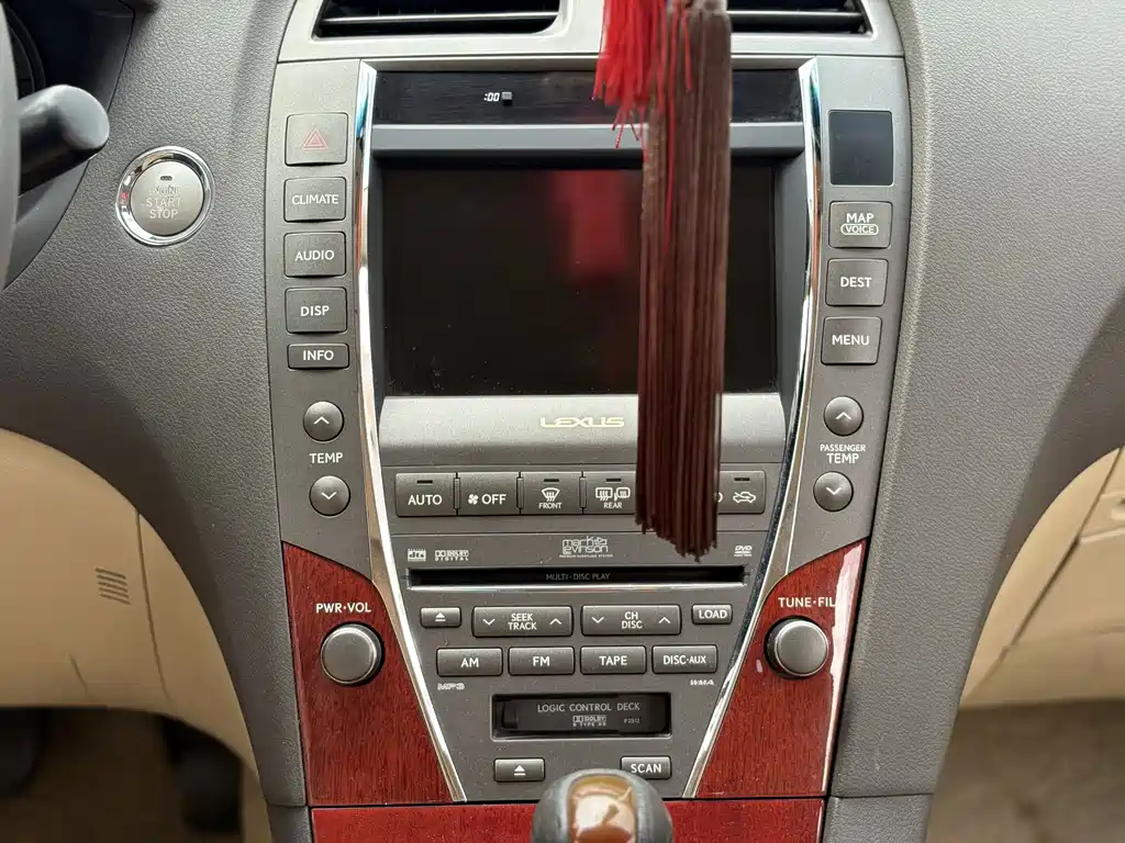 Lexus ES — миниатюра 9