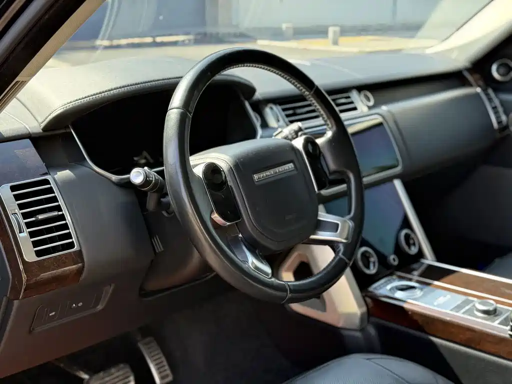Land Rover Range Rover — миниатюра 4