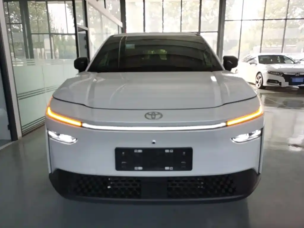 Toyota bZ3X — миниатюра 3