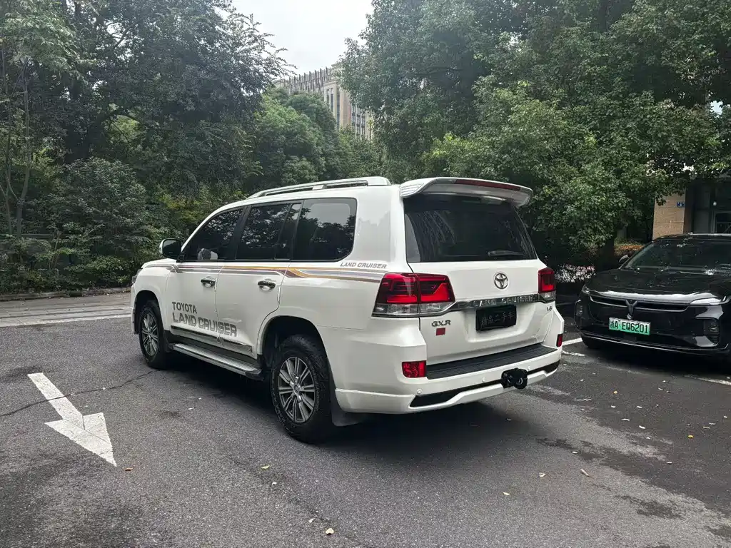 Toyota Land Cruiser — миниатюра 4