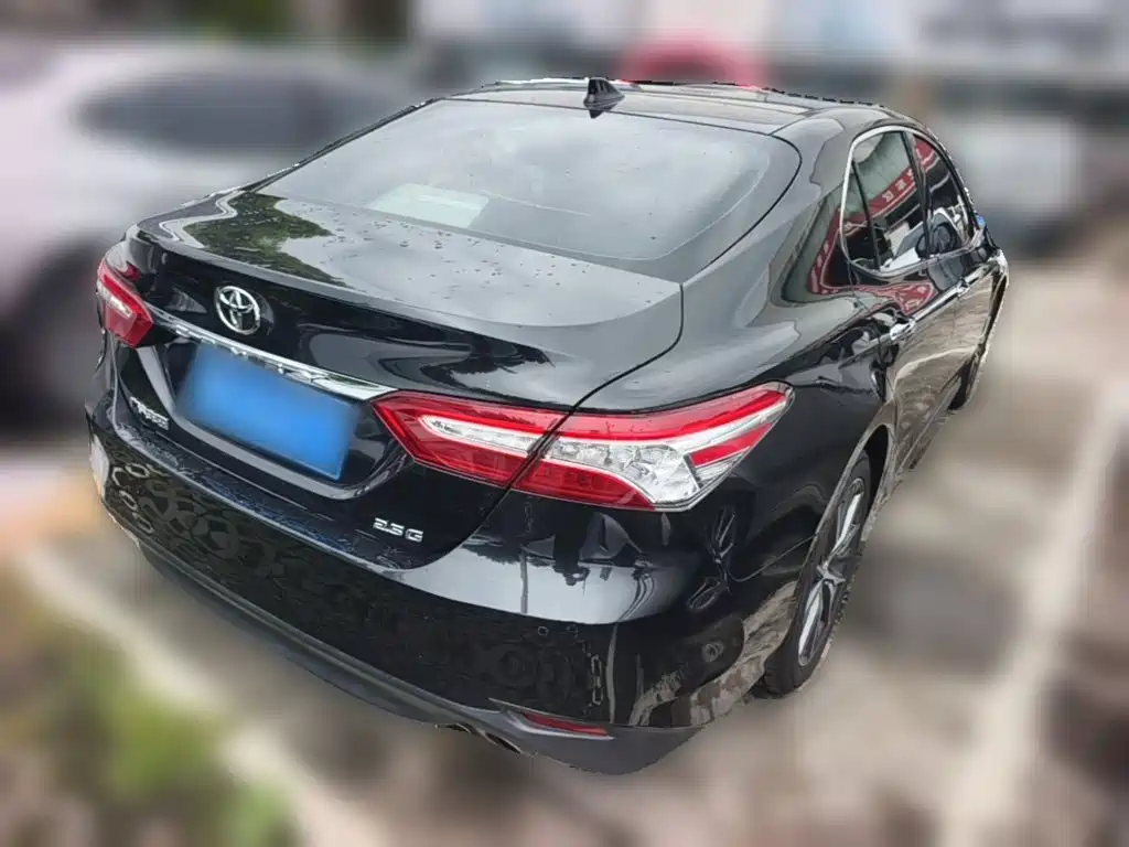Toyota Camry — миниатюра 10