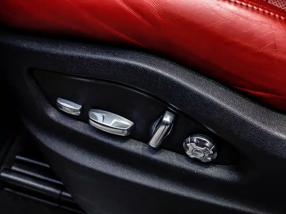 Porsche Cayenne — миниатюра 13