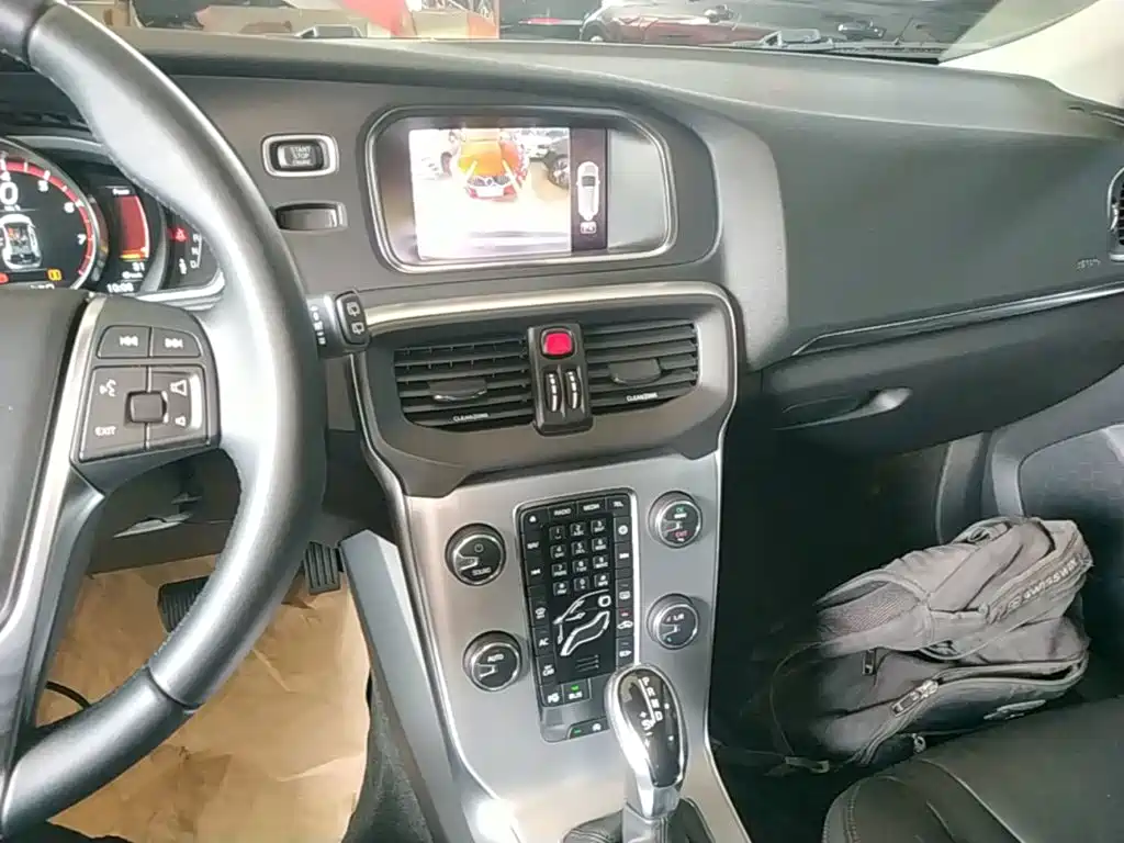 Volvo V40 — миниатюра 13