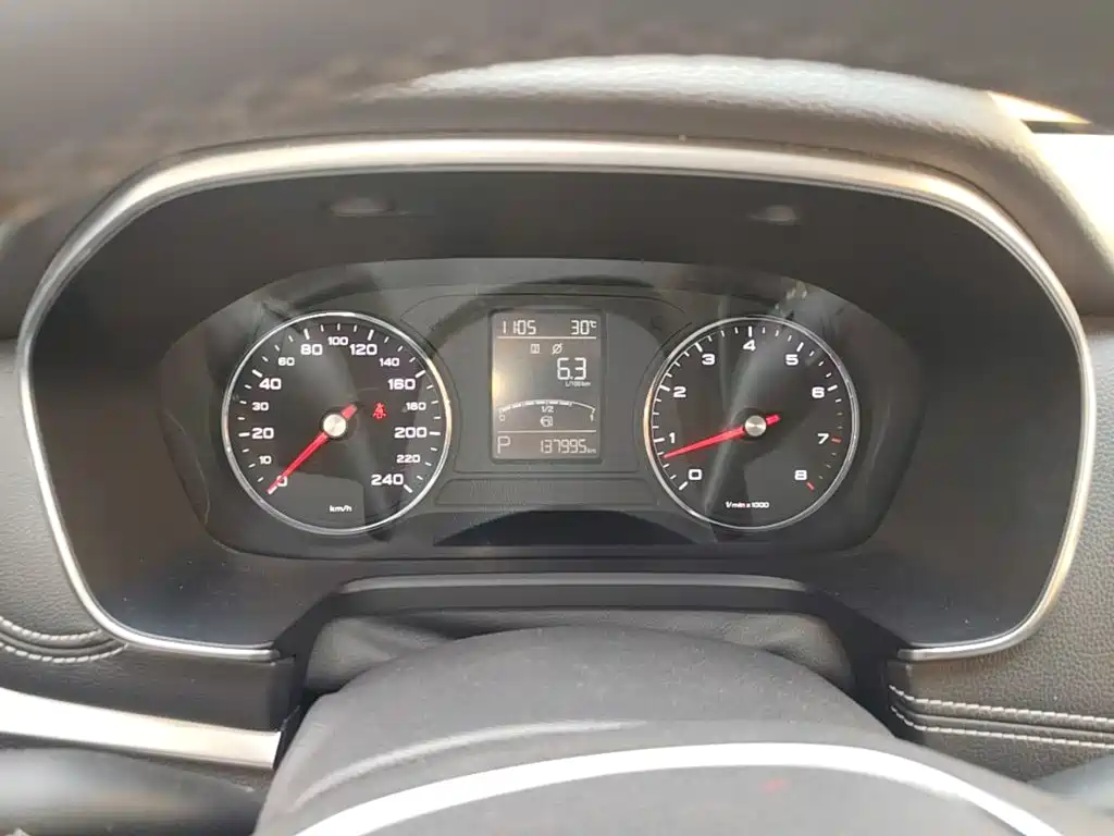 Roewe RX5 — миниатюра 12