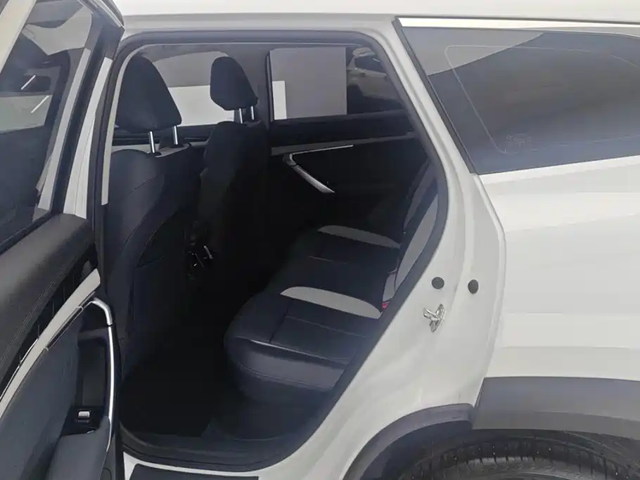 Geely Boyue L — миниатюра 11