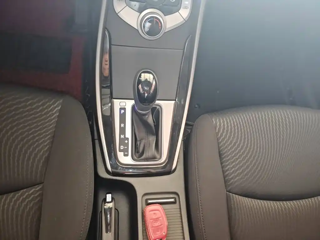 Hyundai Elantra Langdong — миниатюра 14