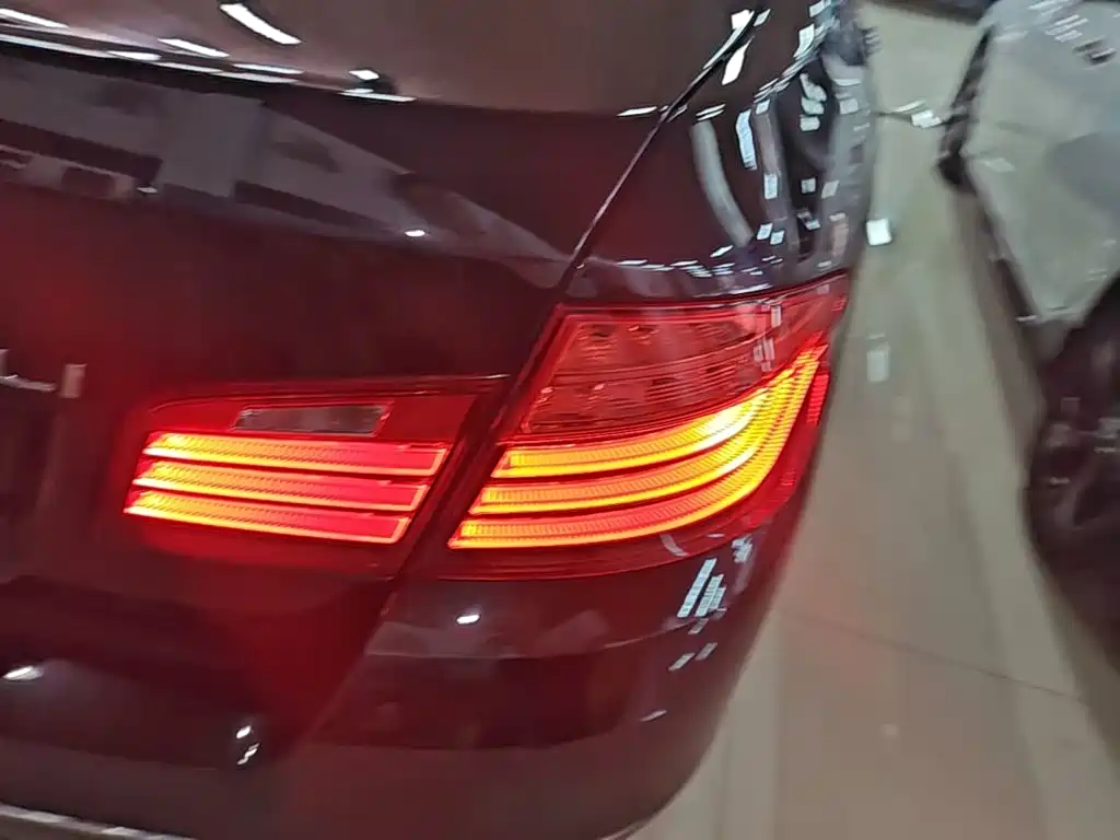 BMW 5 Series — миниатюра 8