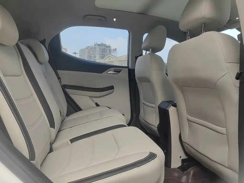 BYD Yuan Pro — миниатюра 13