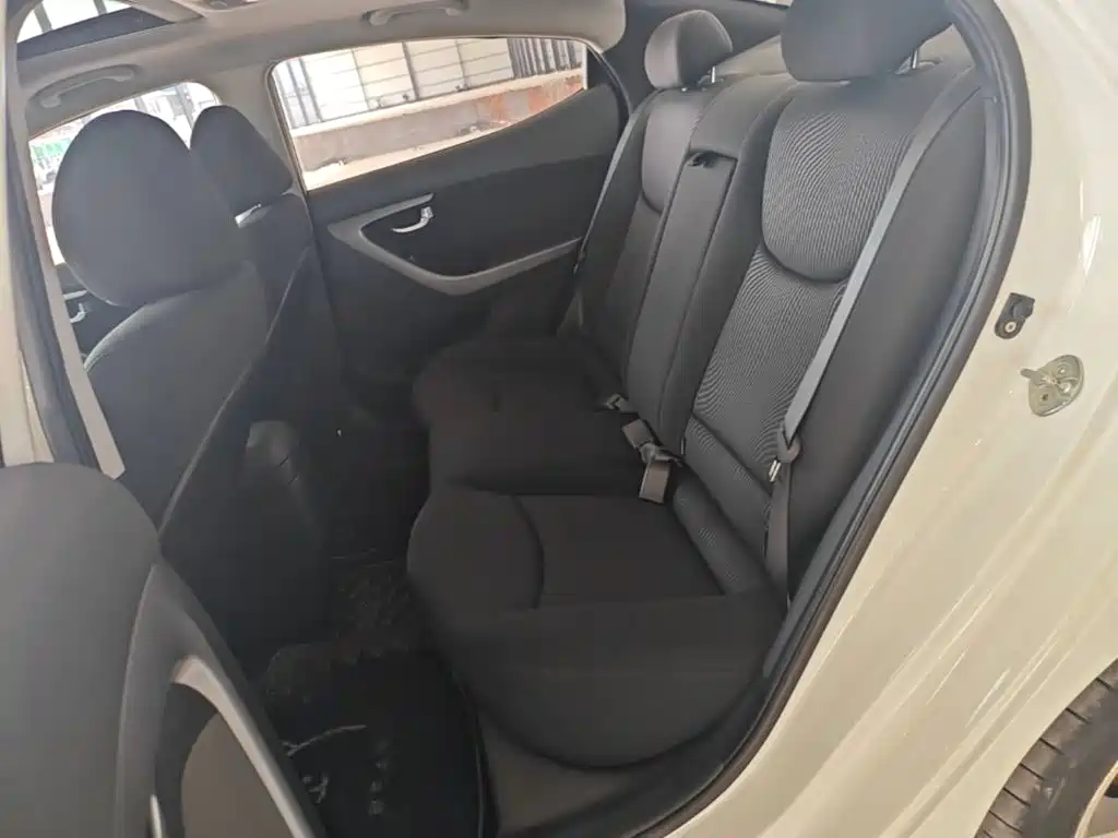 Hyundai Elantra Langdong — миниатюра 17
