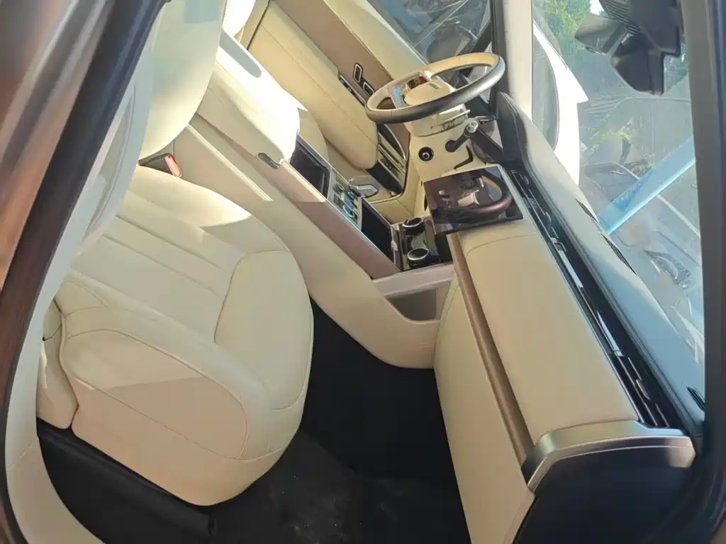 Land Rover Range Rover — миниатюра 7