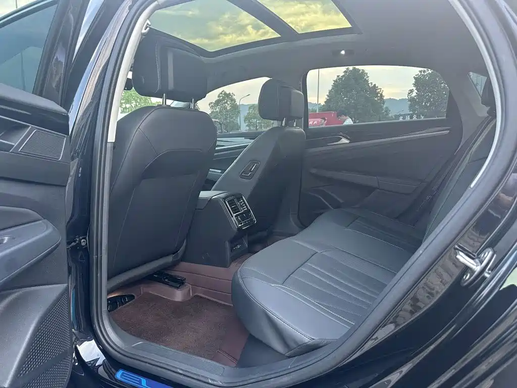 Volkswagen Passat — миниатюра 5