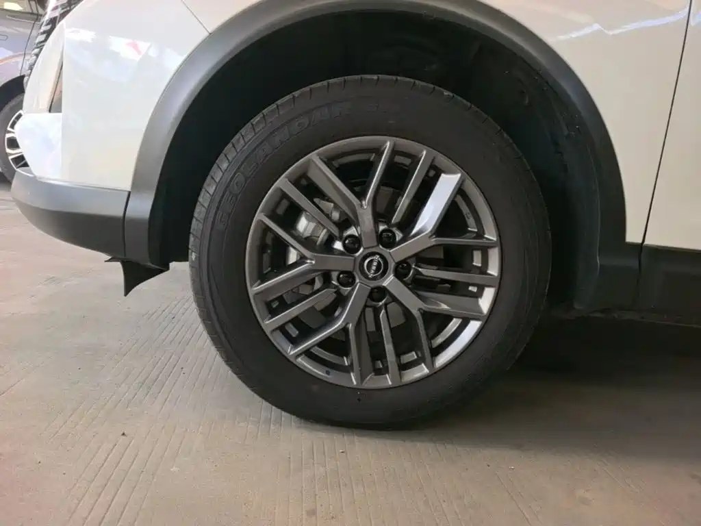 Nissan Qashqai — миниатюра 23