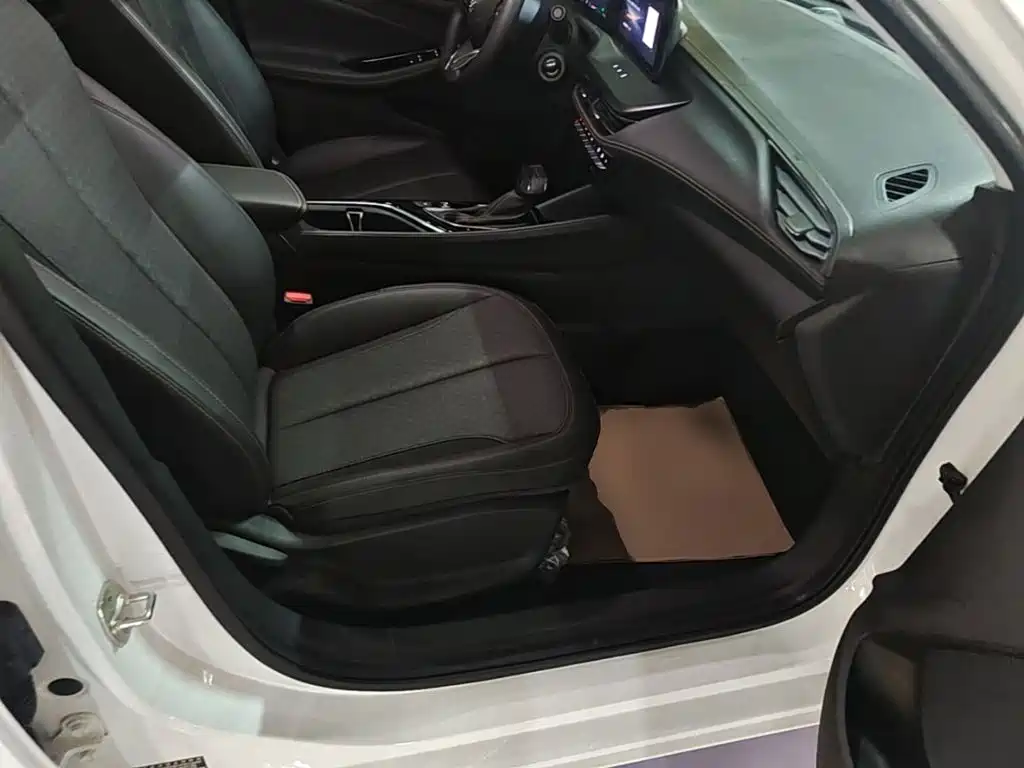 Buick Verano — миниатюра 25