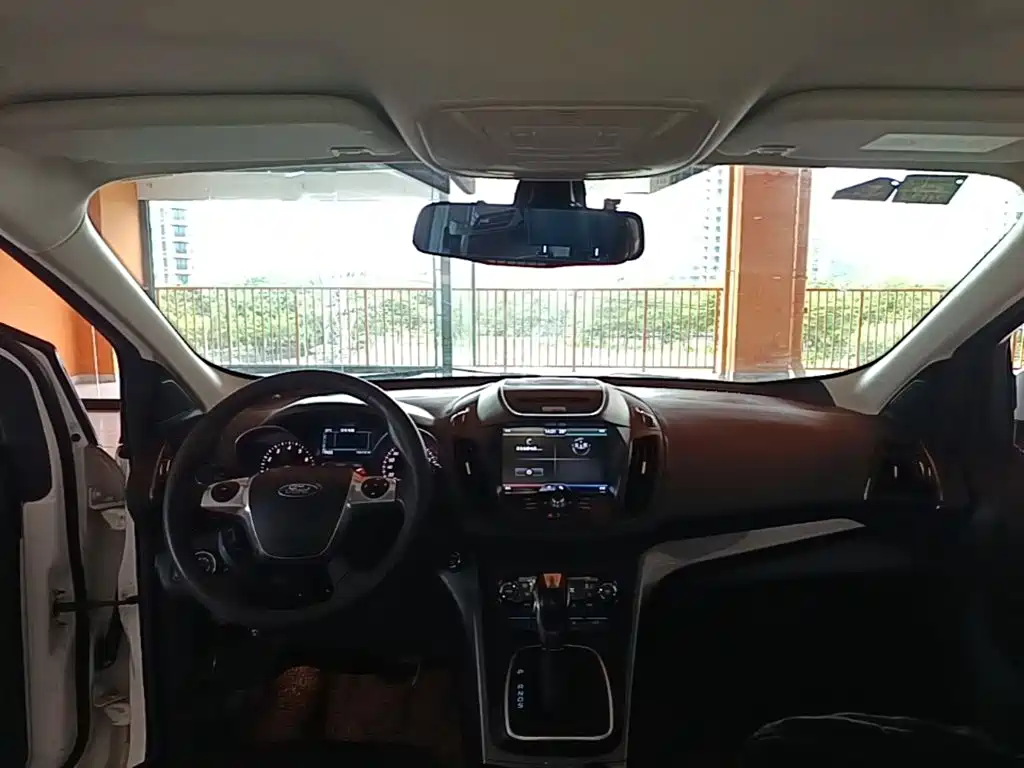 Ford Kuga — миниатюра 10