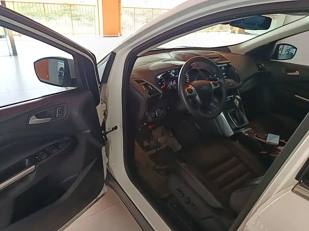 Ford Kuga — миниатюра 16