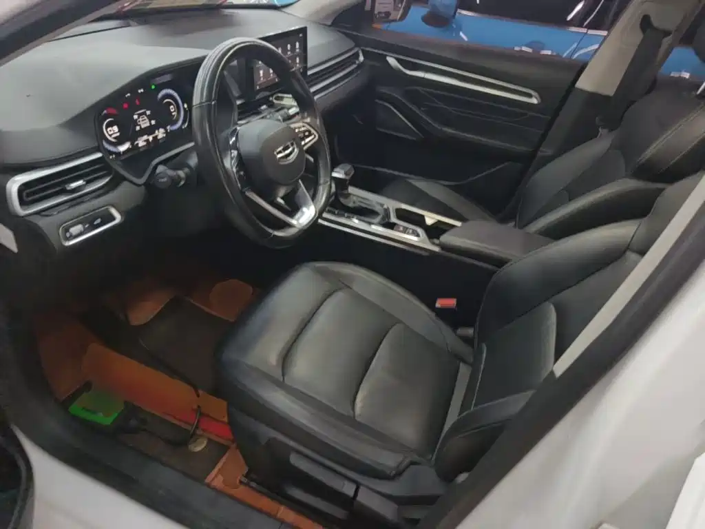 Geely Emgrand — миниатюра 15