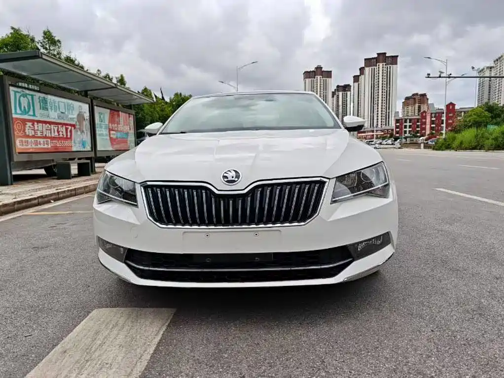 Skoda Superb — миниатюра 2