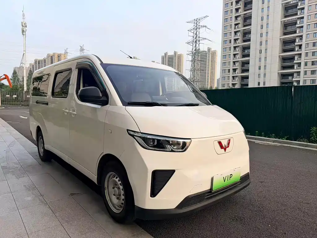 Wuling Yangguang — миниатюра 3