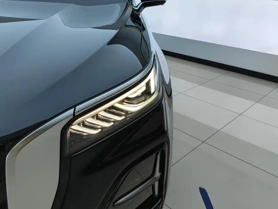 Hongqi HS5 2023 2.0T Pro