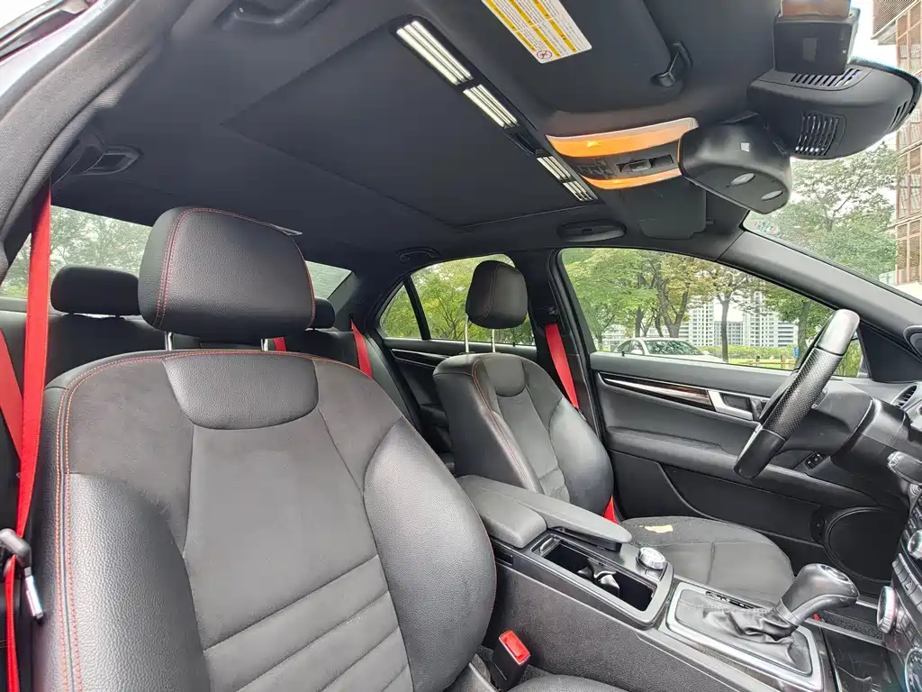 Mercedes-Benz C-Class — миниатюра 10