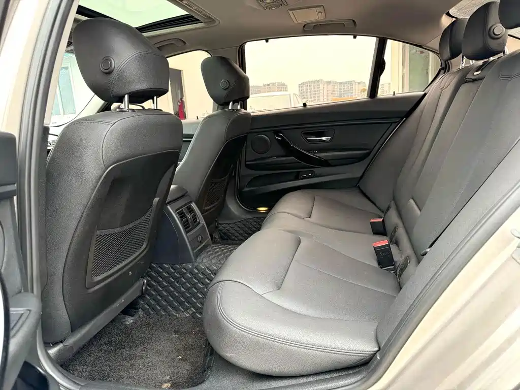 BMW 3 Series — миниатюра 10