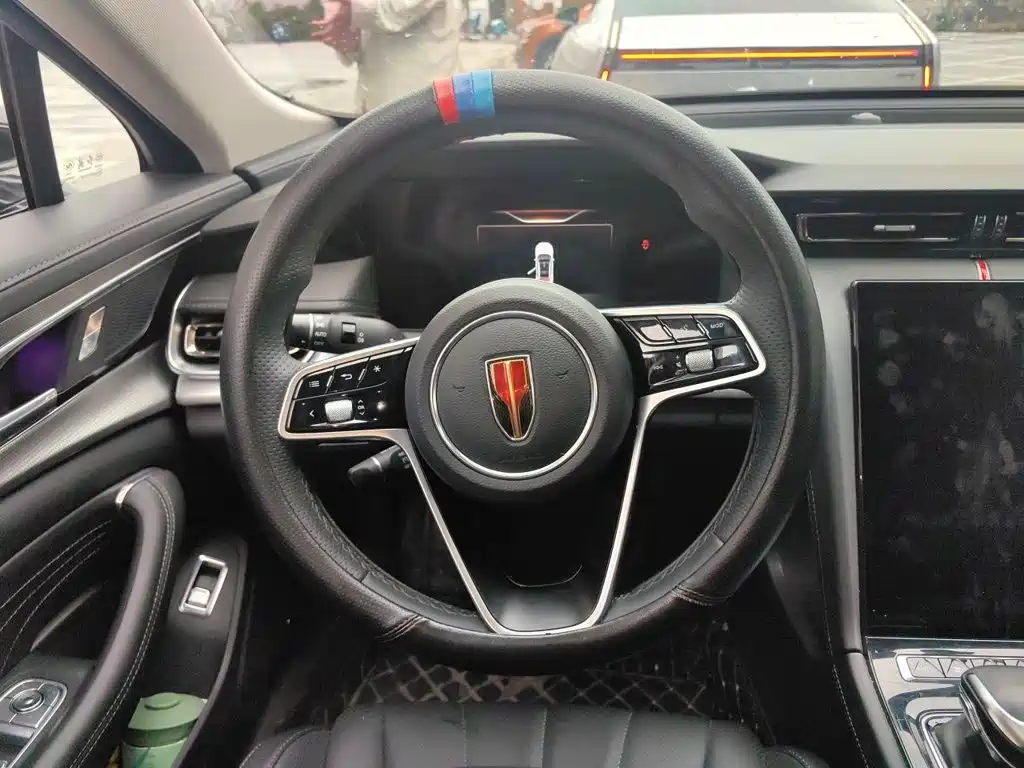 Hongqi Hongqi H5 — миниатюра 6