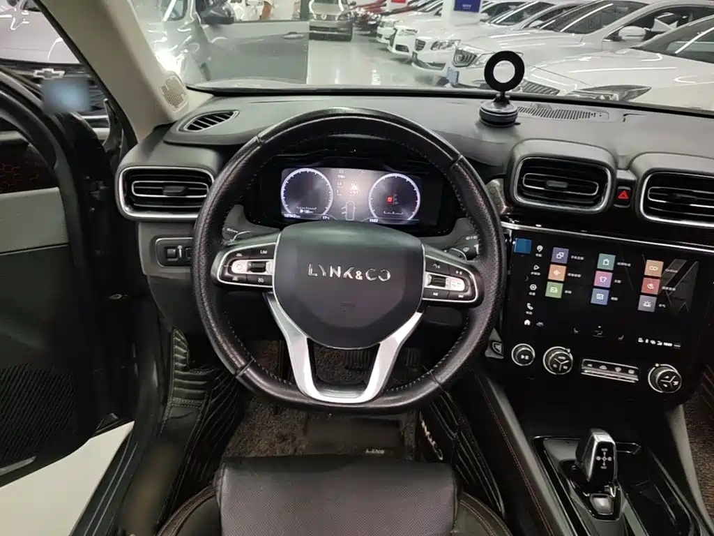 Lynk & Co 02 — миниатюра 11