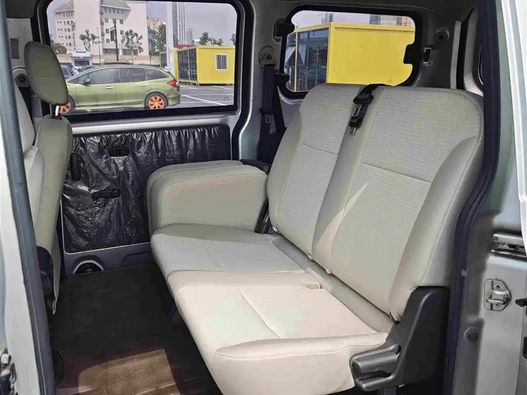 Wuling Hongguang V — миниатюра 8