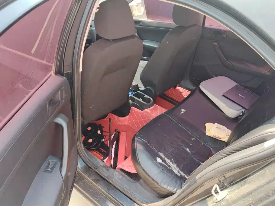 Volkswagen Santana — миниатюра 11