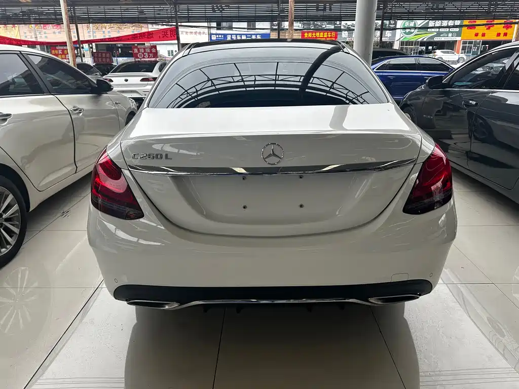 Mercedes-Benz C-Class — миниатюра 11