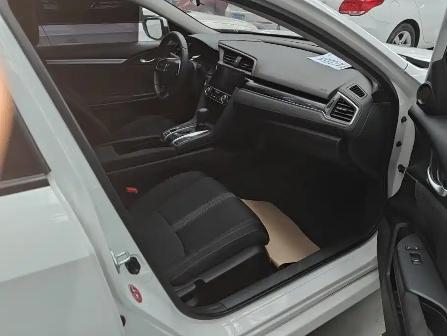 Honda Civic — миниатюра 8