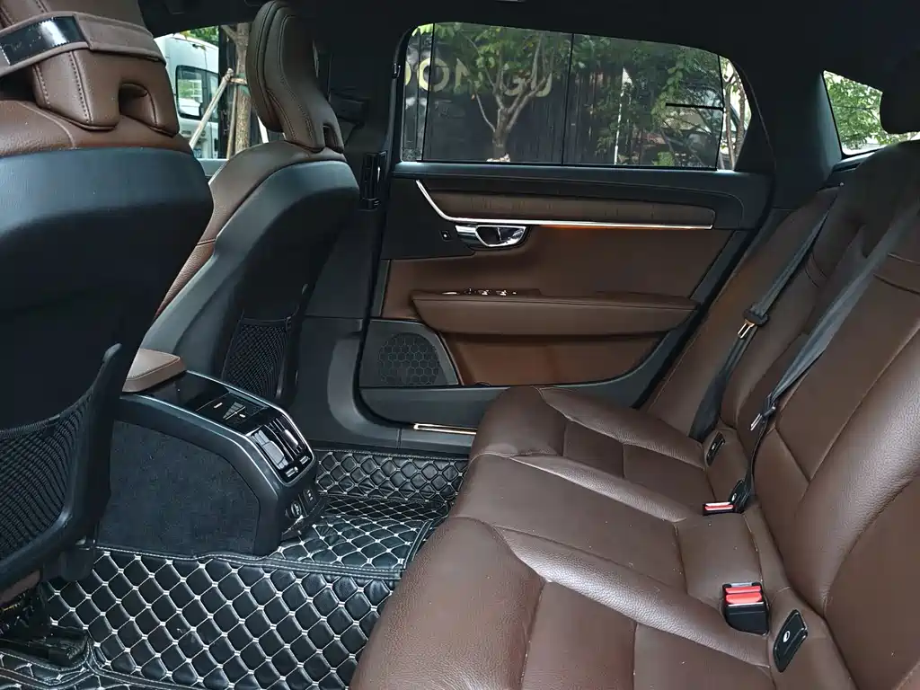 Volvo S90 — миниатюра 10