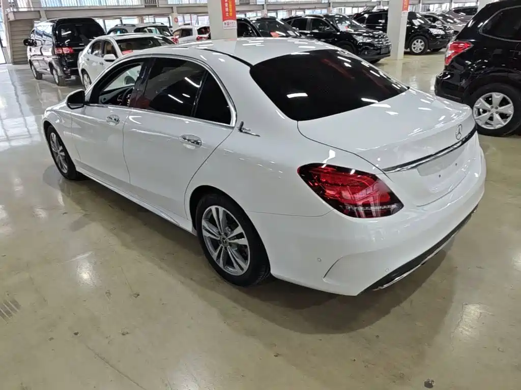 Mercedes-Benz C-Class — миниатюра 5
