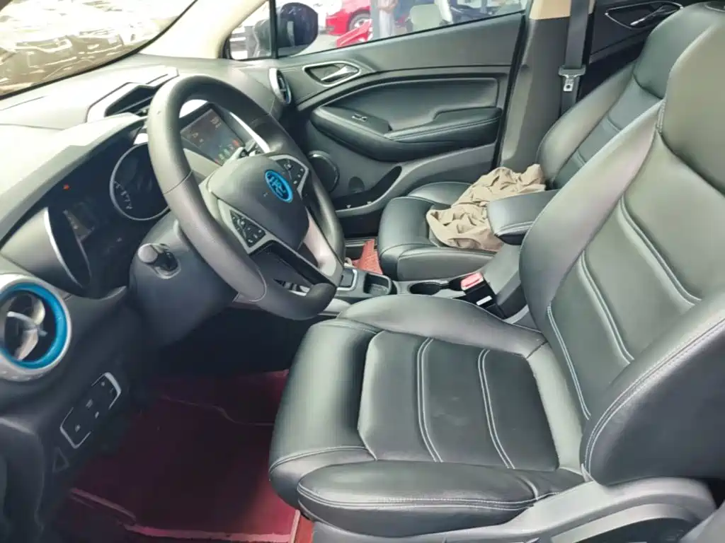BYD Yuan EV — миниатюра 15
