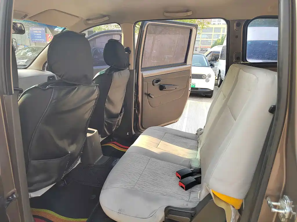 Wuling Hongguang — миниатюра 7