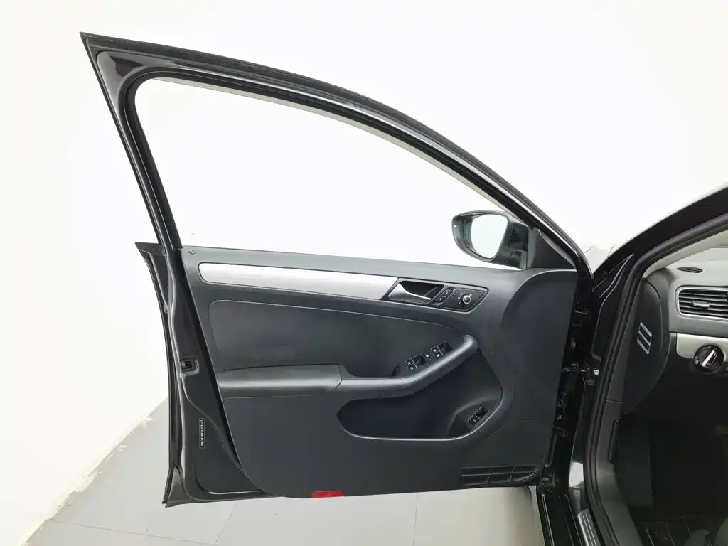 Volkswagen Sagitar — миниатюра 8
