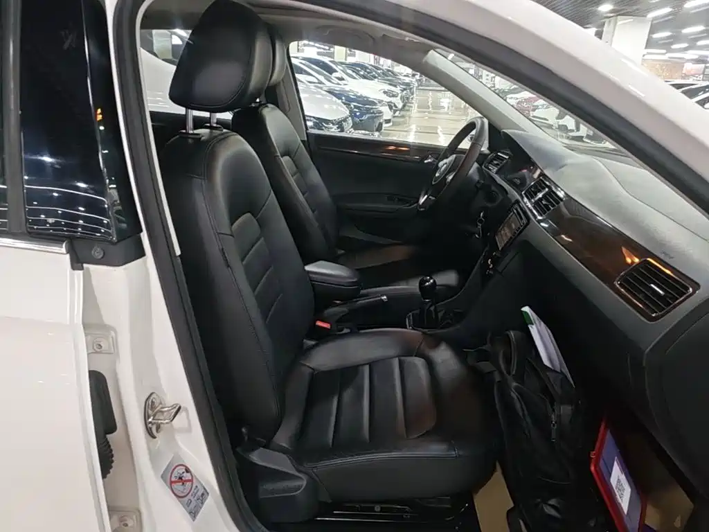 Volkswagen Santana — миниатюра 25