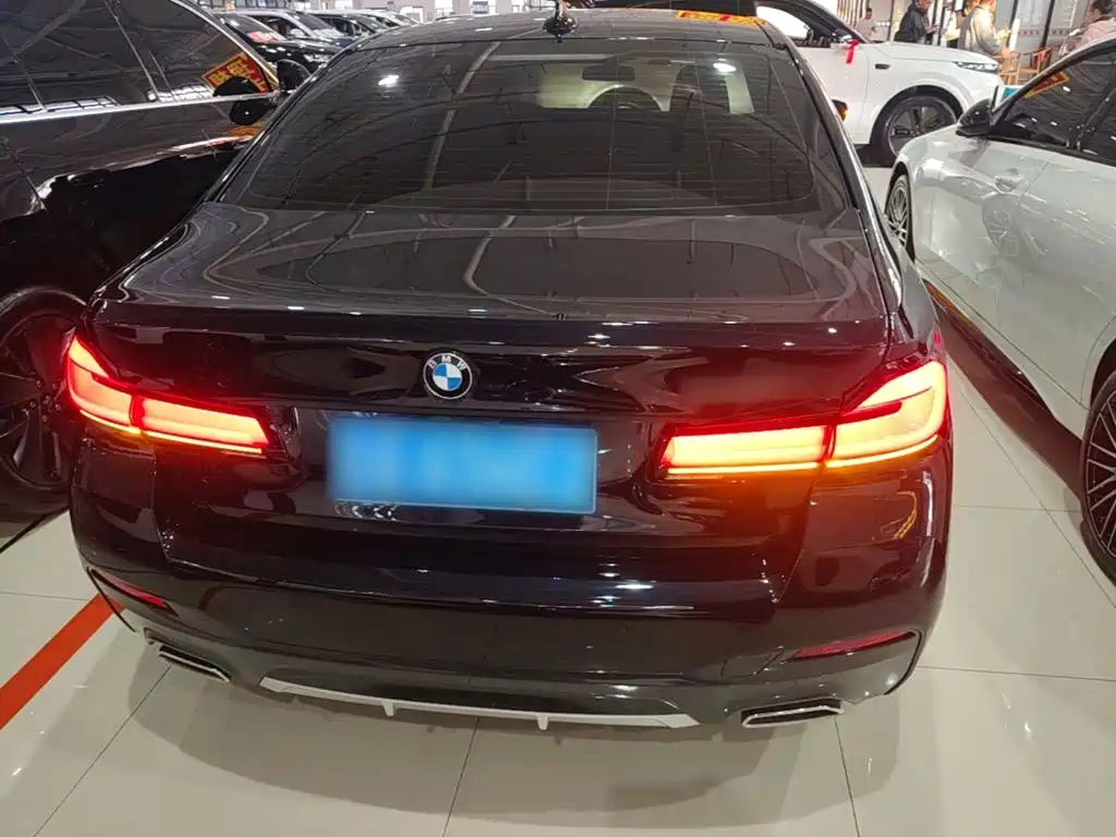 BMW 5 Series — миниатюра 6