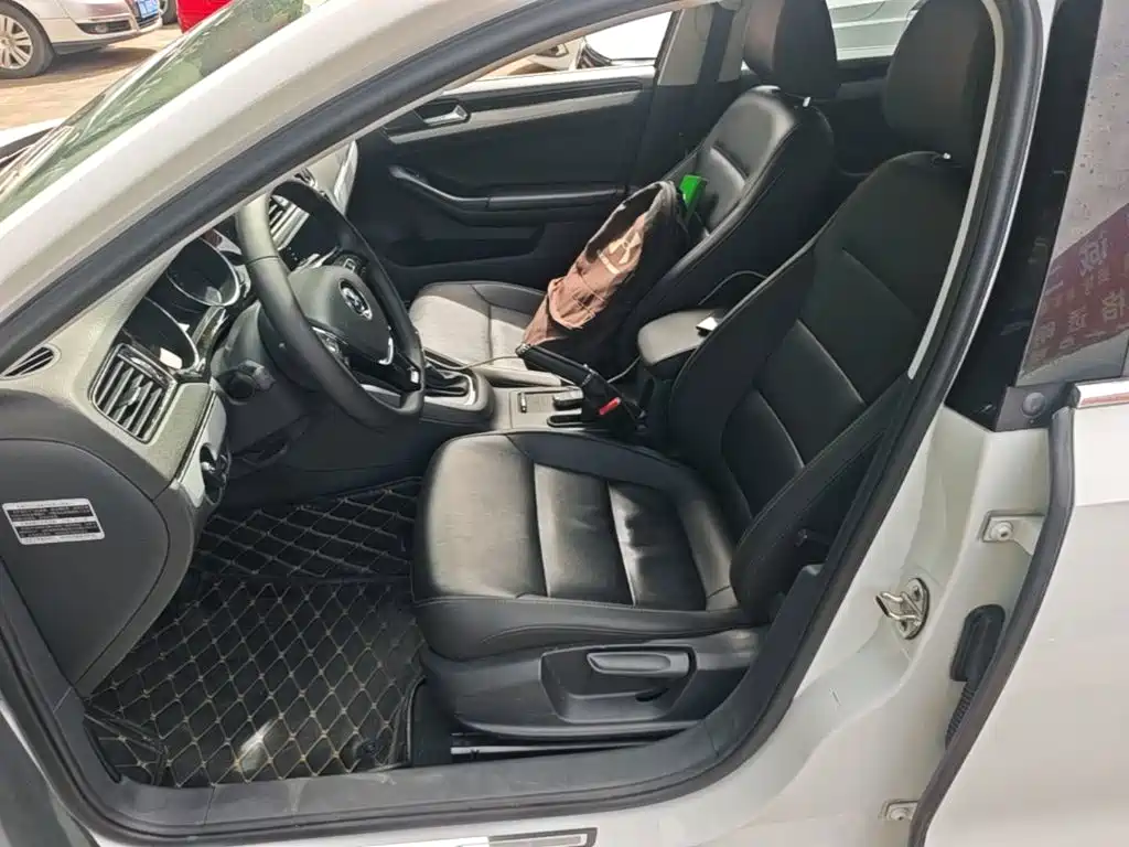 Volkswagen Sagitar — миниатюра 15