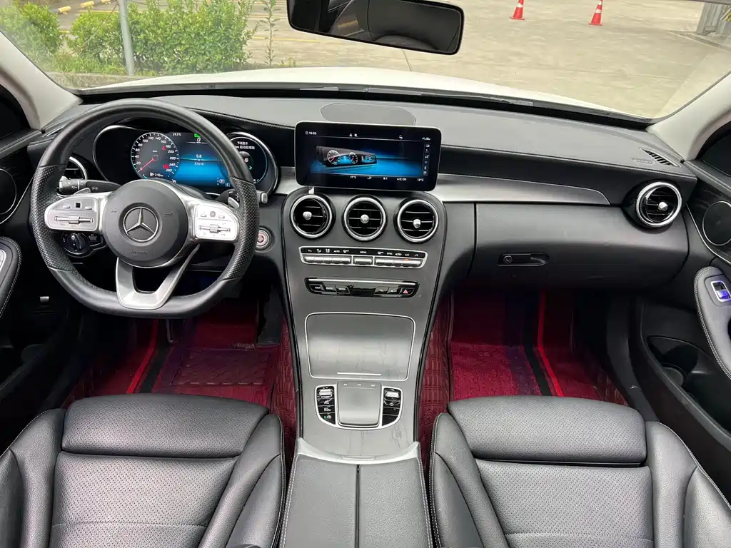 Mercedes-Benz C-Class — миниатюра 12