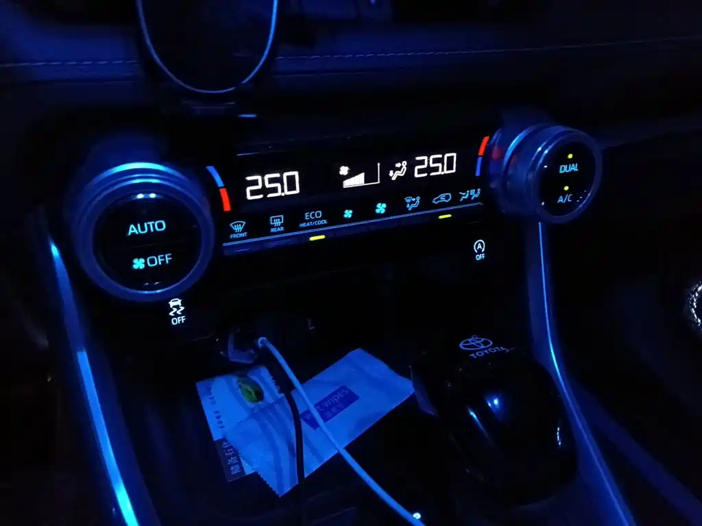 Toyota RAV4 — миниатюра 14