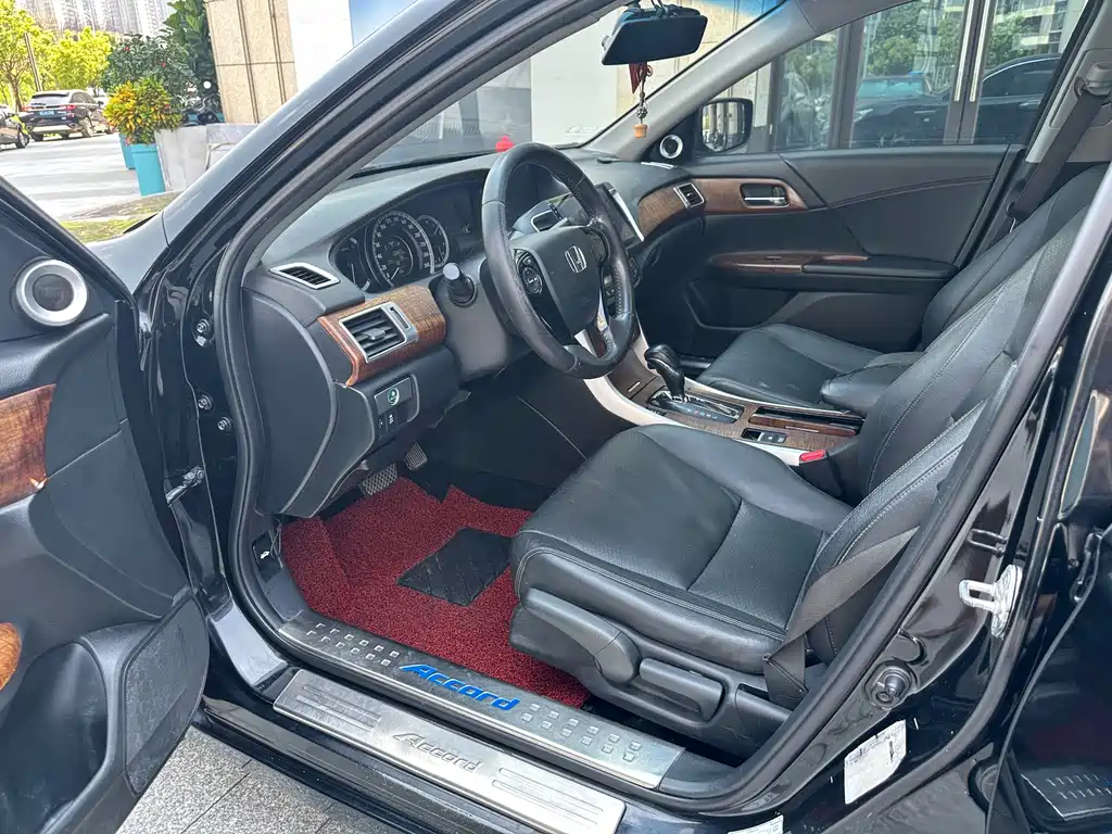 Honda Accord — миниатюра 5