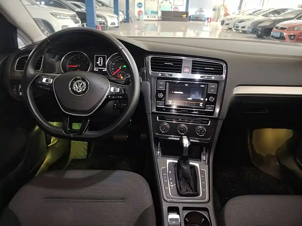 Volkswagen Golf — миниатюра 10