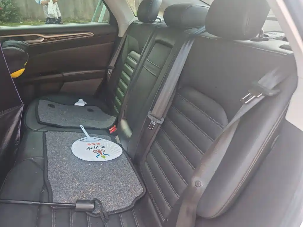 Ford Mondeo — миниатюра 13