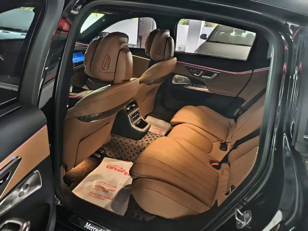 Mercedes-Benz E-Class — миниатюра 3