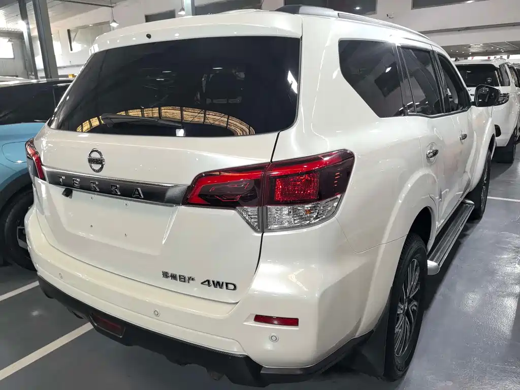 Nissan Terra — миниатюра 5
