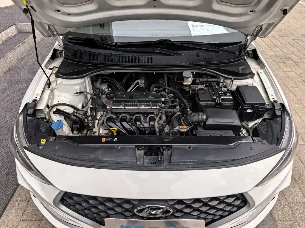Hyundai Elantra - фото 22