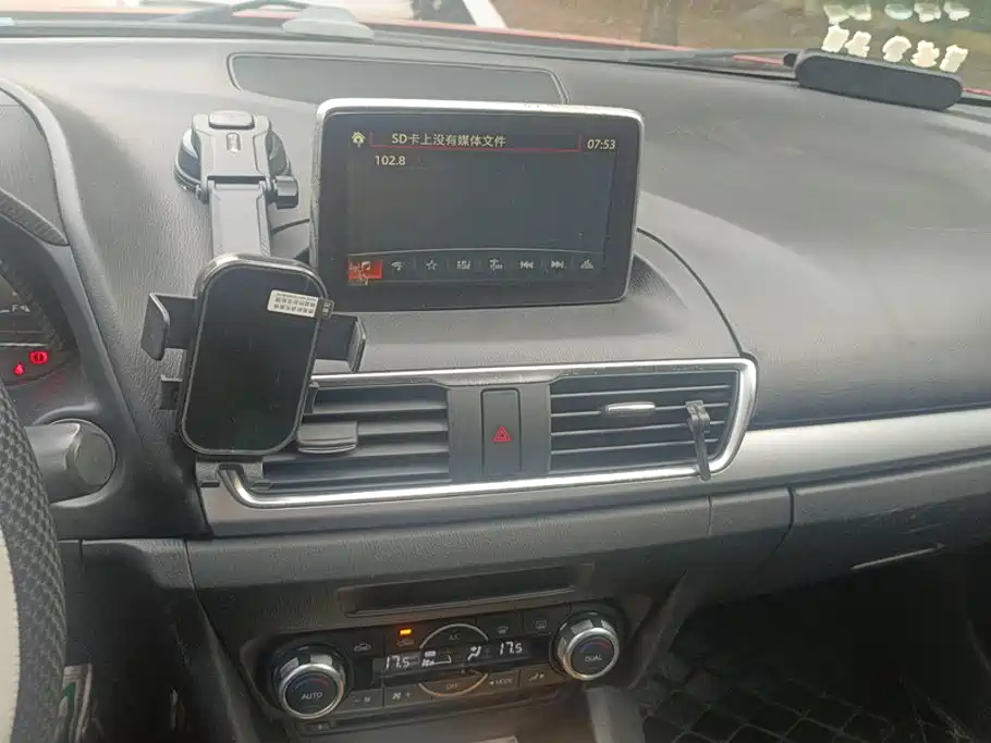 Mazda 3 Axela — миниатюра 13