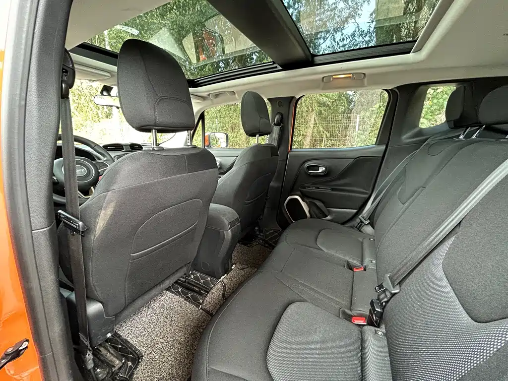 Jeep Renegade — миниатюра 6