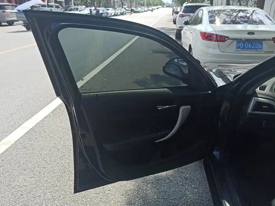 BMW 1 Series (Import) — миниатюра 7